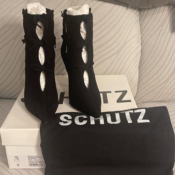 SCHUTS BOOTZ size 7 - Picture 3 of 8